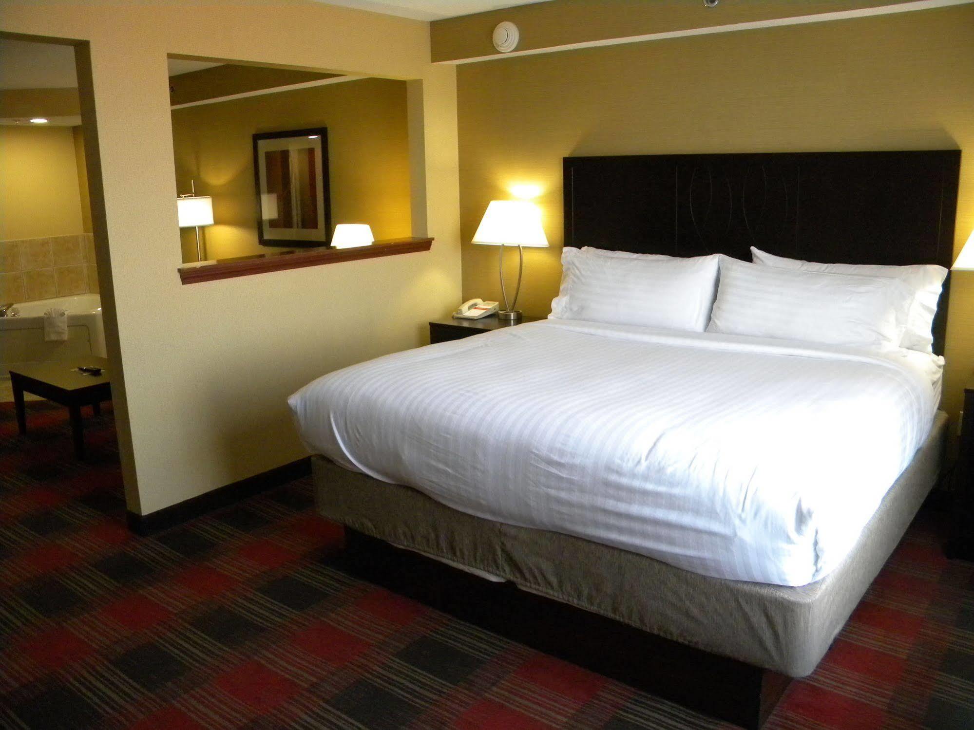 Holiday Inn Express Hotel & Suites Bowling Green By Ihg Dış mekan fotoğraf