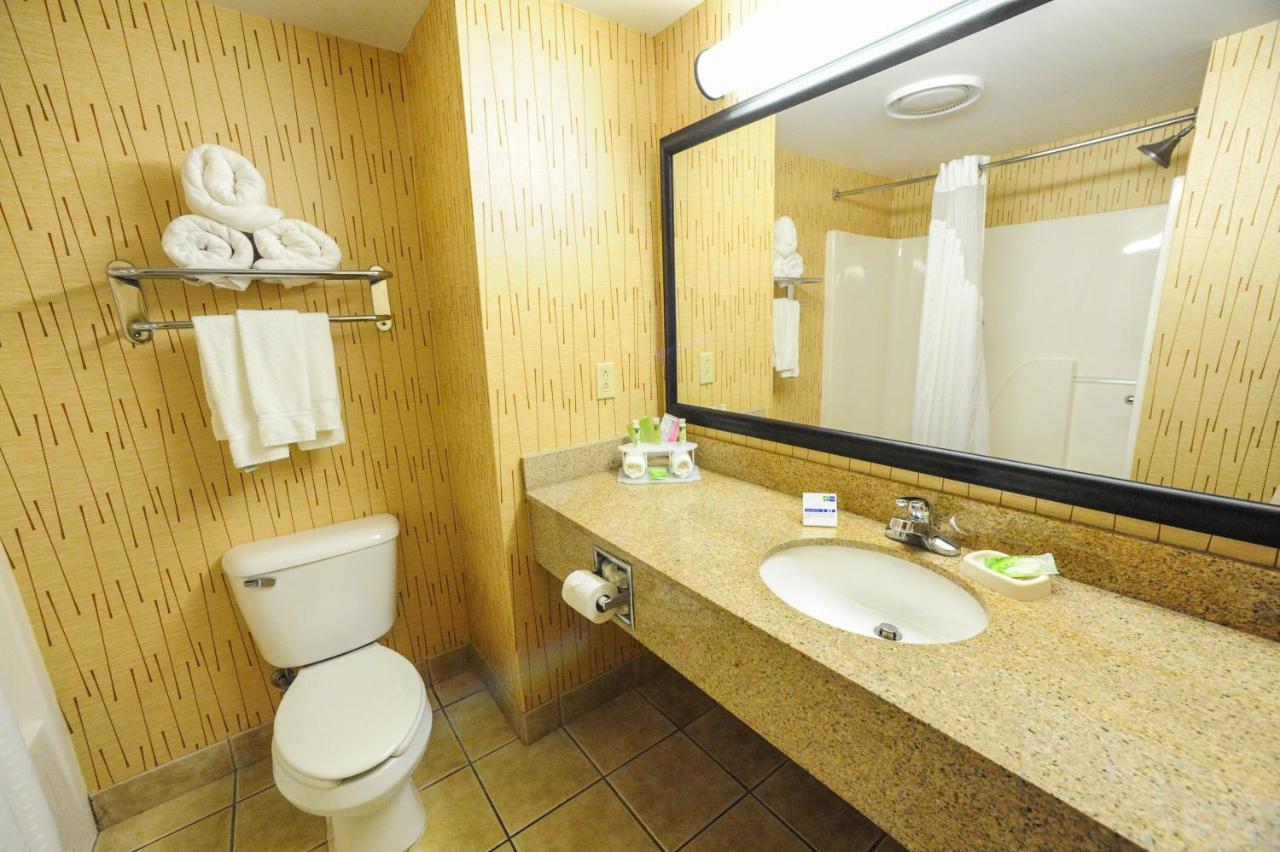 Holiday Inn Express Hotel & Suites Bowling Green By Ihg Dış mekan fotoğraf